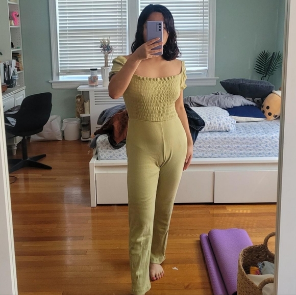 Lisa says gah lime green/ chartreuse medium jumpsuit! - Picture 2 of 4